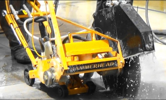 concrete-cutting-hammerhead-saw-front-view-in-action-v01